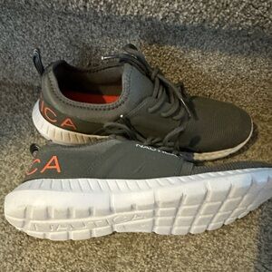Boys Sneakers Nautica Brand Like New Never Worn Sive Big Boy 5.